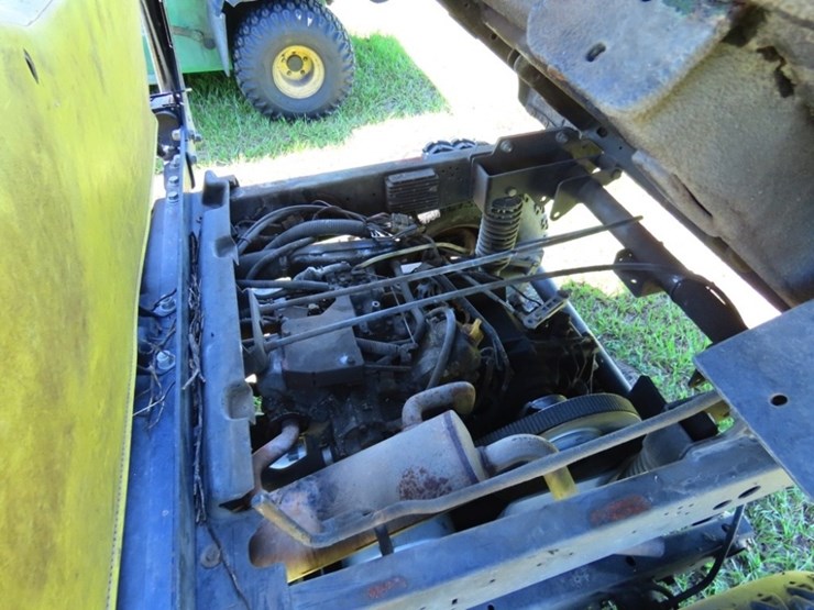 2015-john-deere-gator-image-14