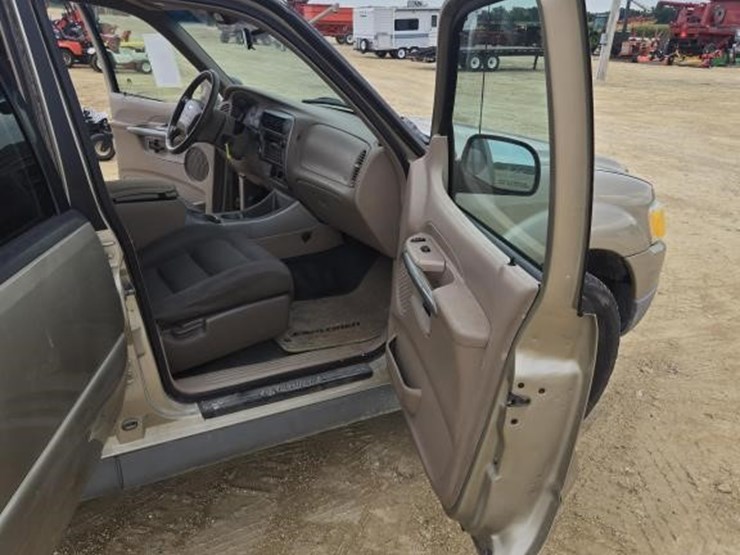 2001-ford-explorer-sport-trac-image-17