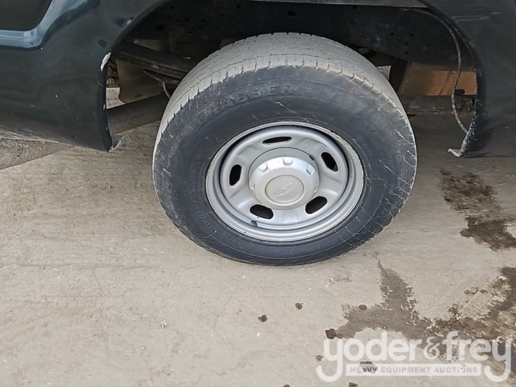 2016-ford-f250-xl-image-13