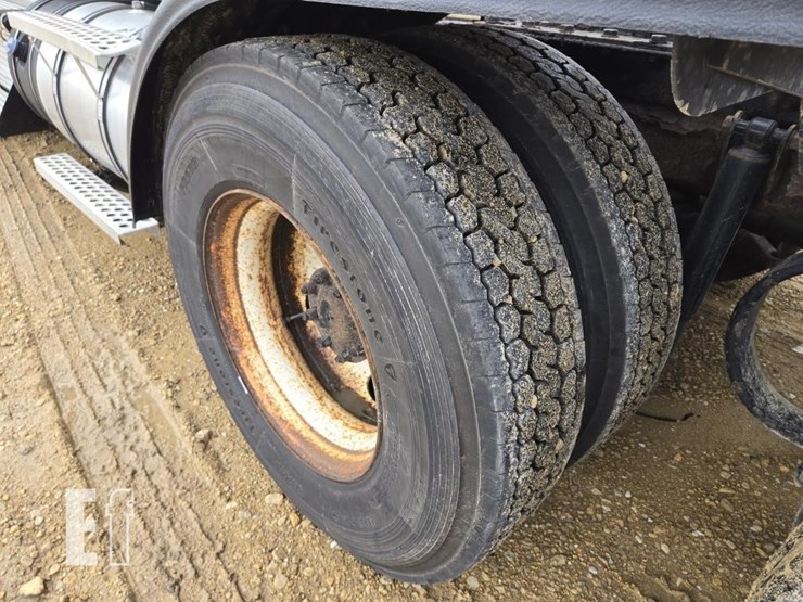 2013-kenworth-t660-image-15