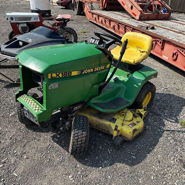 JOHN DEERE LX188