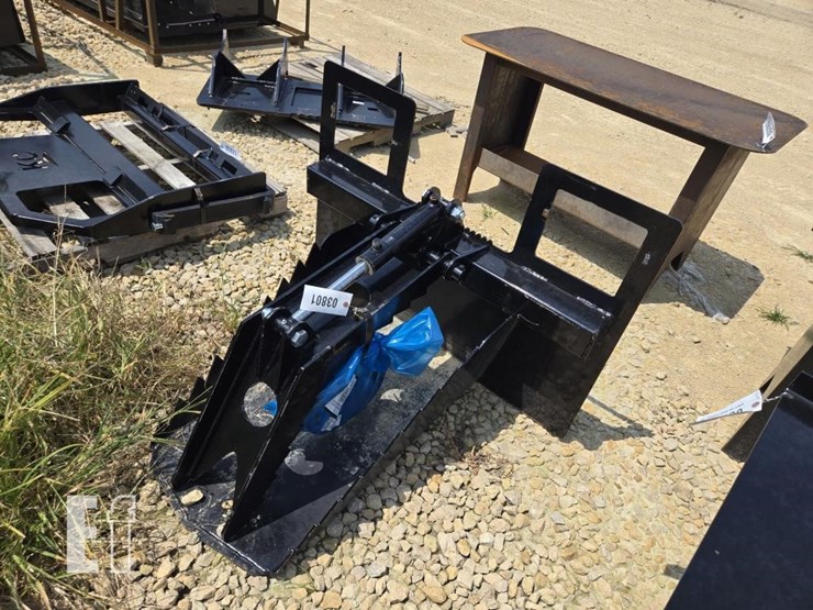 new-skid-steer-spade-grapple-image-2