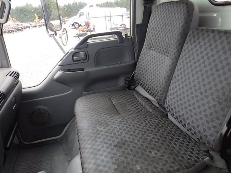2007-gmc-5500-image-26