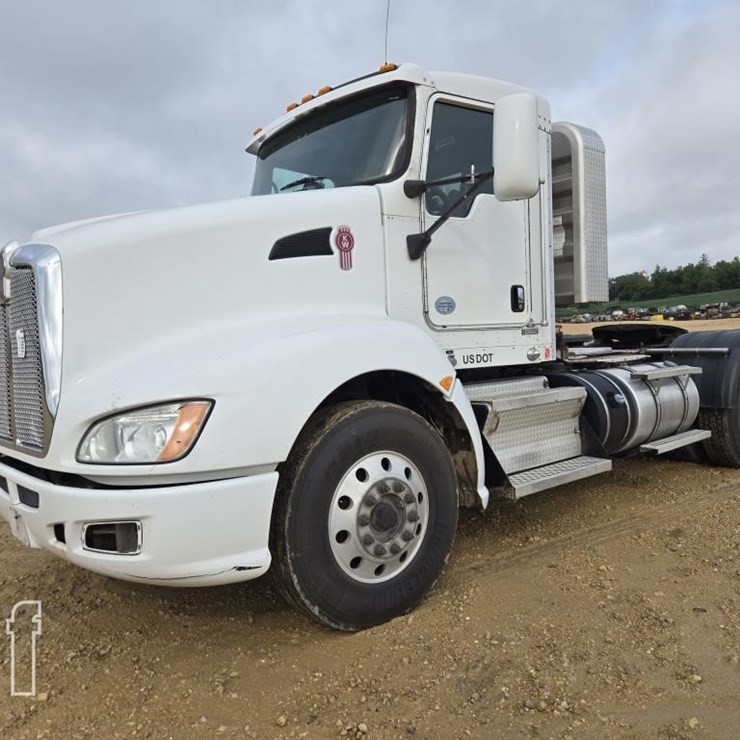 2013 KENWORTH T660