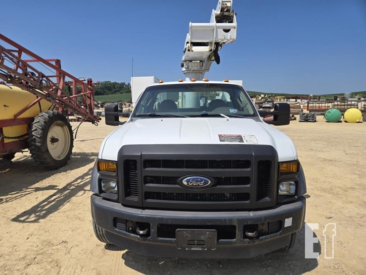 2009-ford-f550-image-2