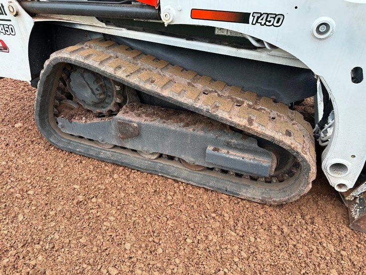 2017-bobcat-t450-image-19