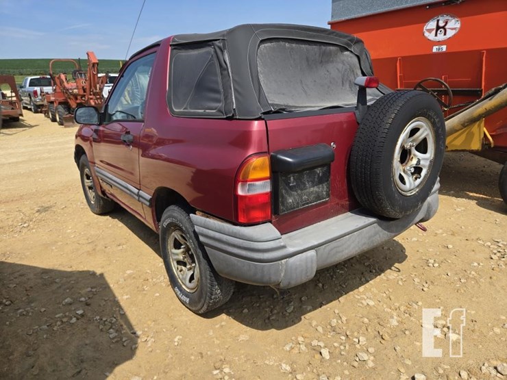 2000-chevrolet-tracker-image-10