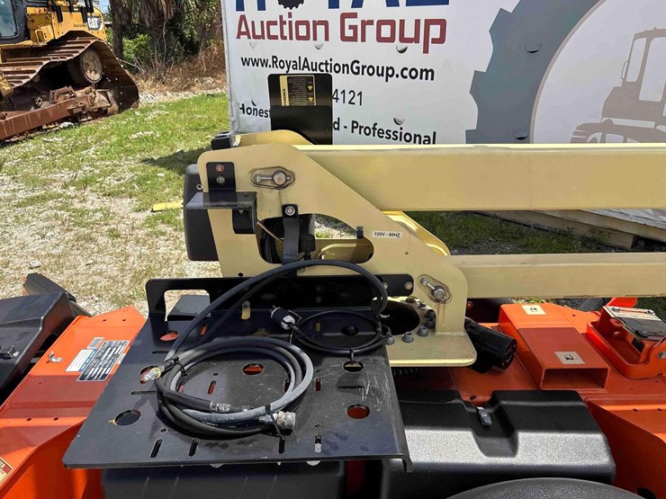 2017-jlg-t350-image-19