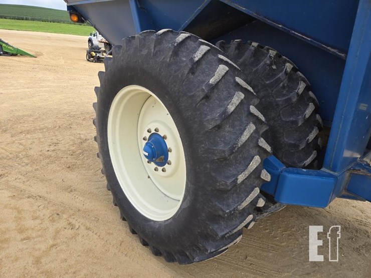 1999-kinze-1040-image-10