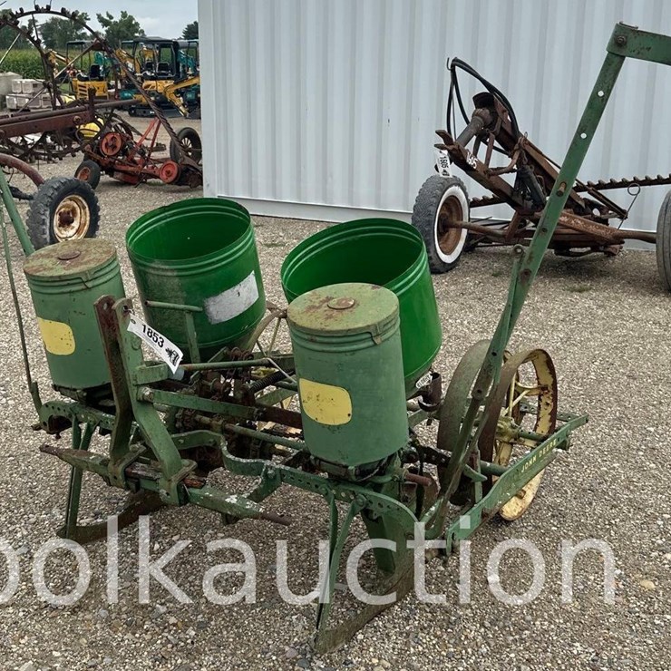 JOHN DEERE 2