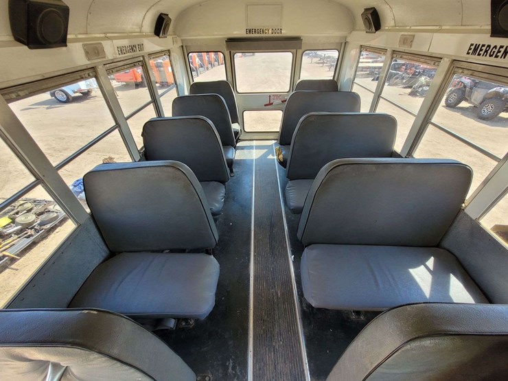 2001-chevrolet-g30-image-10