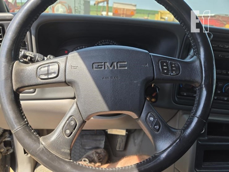 2004-gmc-yukon-xl-image-25
