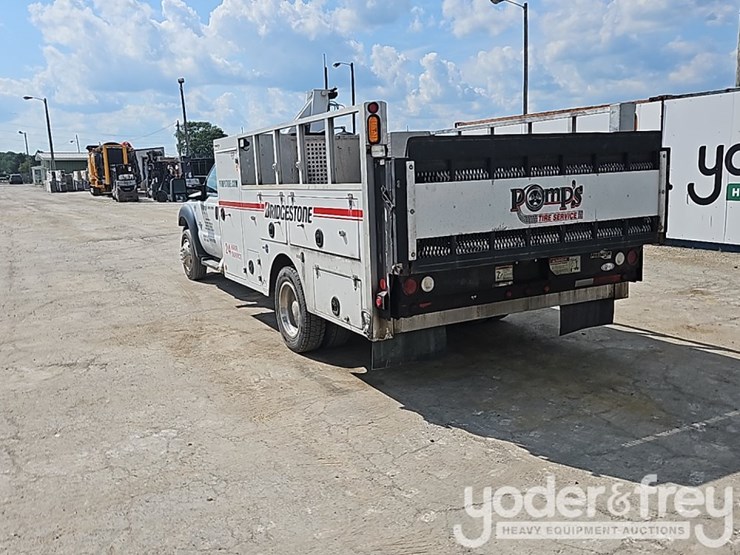 2015-ford-f550-image-3