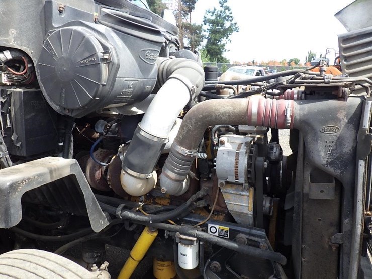 2005-peterbilt-387-image-36