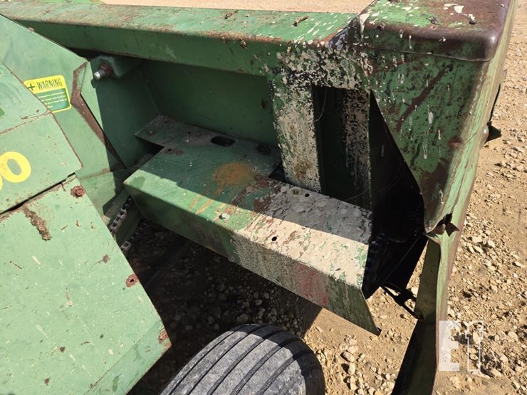 john-deere-300-image-7
