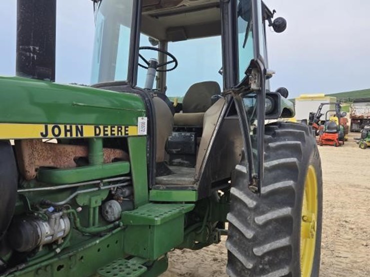 john-deere-4050-image-14