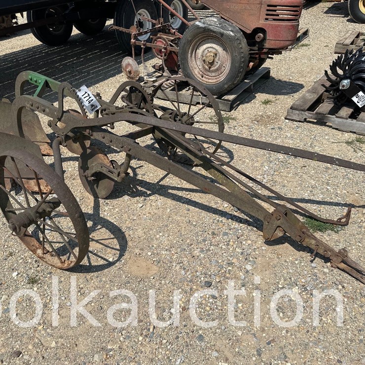 JOHN DEERE 2