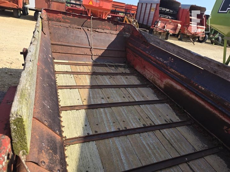 new-holland-514-image-9
