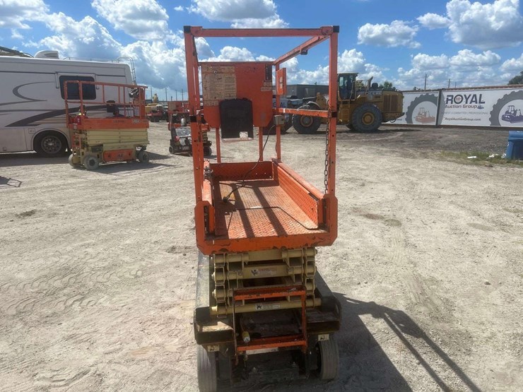 2017-jlg-1932r-image-7