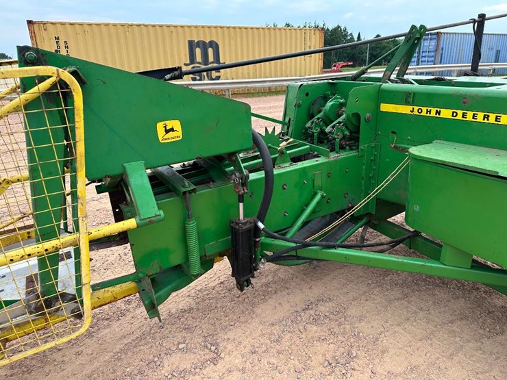 john-deere-336-image-21