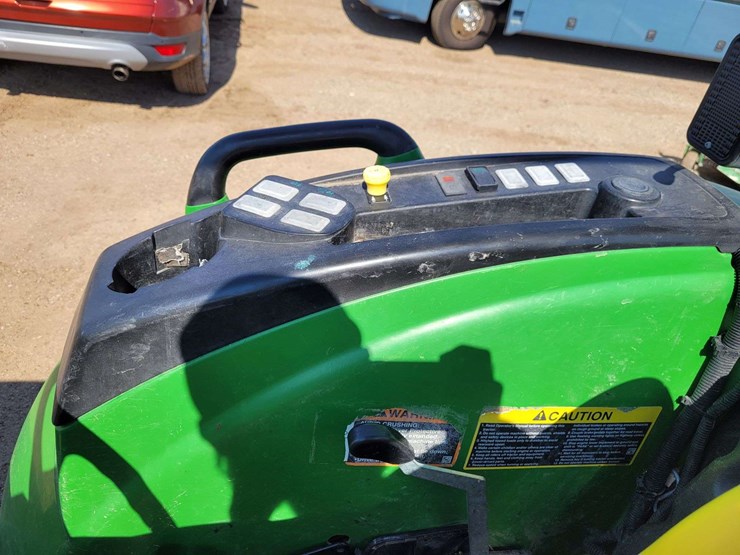 john-deere-4052m-image-7