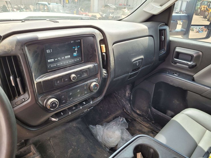 chevrolet-silverado-2500-image-11