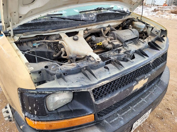 2011-chevrolet-express-3500-image-13