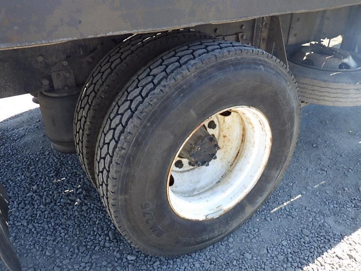 2005-ford-f750-image-28