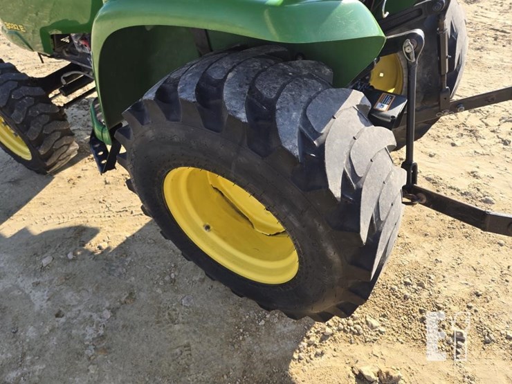 john-deere-3032e-image-13