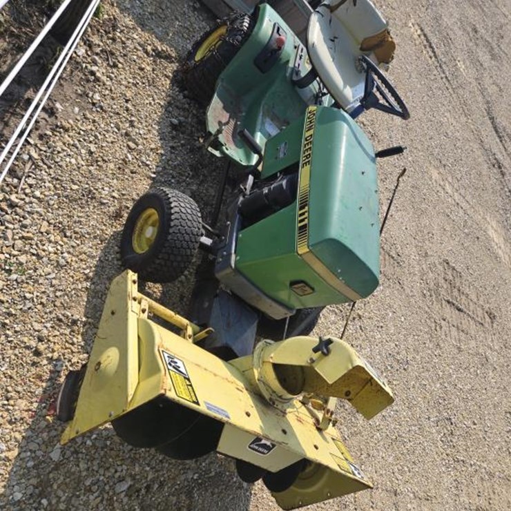 JOHN DEERE 111