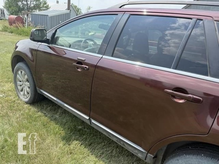 2010-ford-edge-image-8