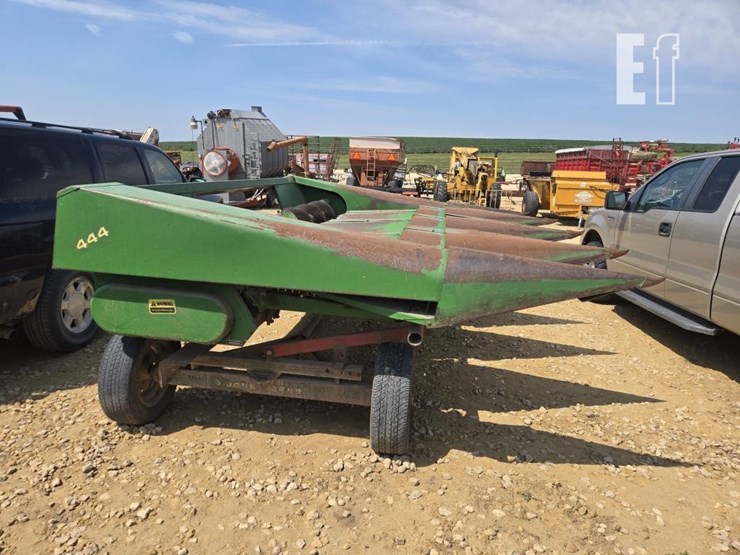 john-deere-444-image-7