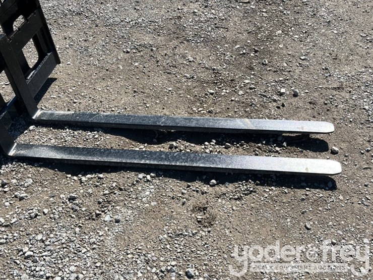 unused-2025-giyi-60"-forks-to-suit-skidsteer-image-6