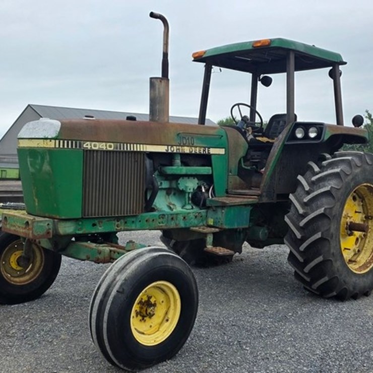 JOHN DEERE 4040