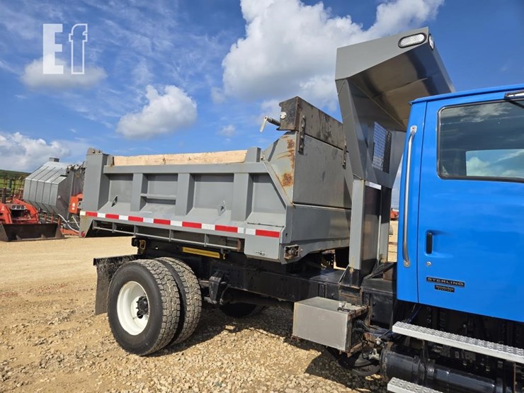 2009-sterling-l7500-image-9