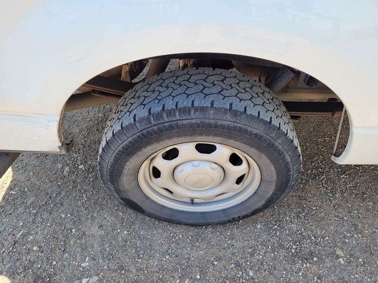 2011-ford-f150-xl-image-15