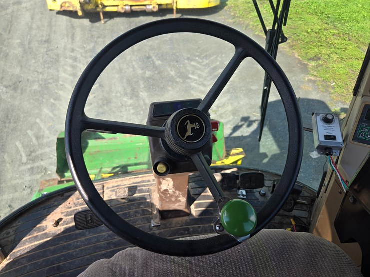2002-john-deere-6850-image-39