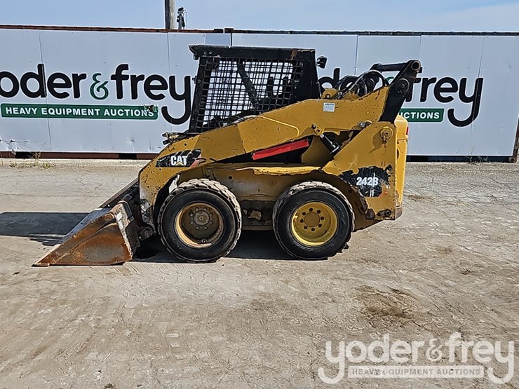 2012-caterpillar-242b3-image-2