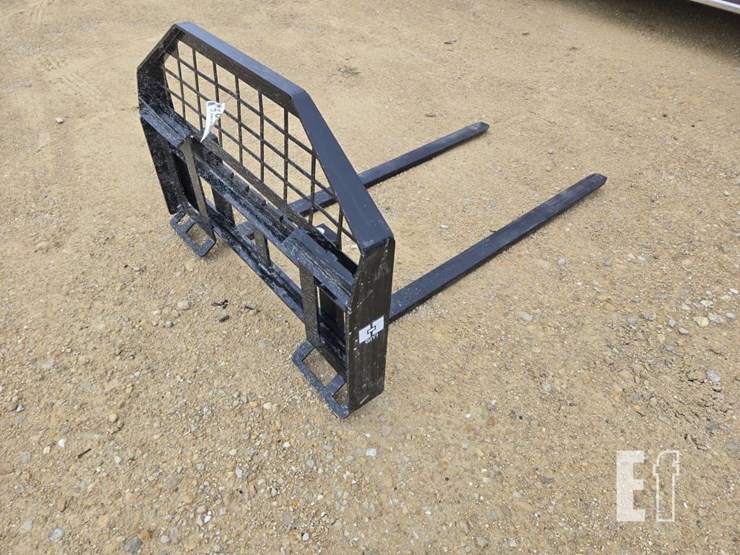 new-mower-king-skid-steer-quick-tach-pallet-forks-image-3