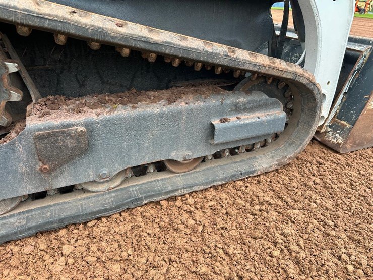 2017-bobcat-t450-image-23
