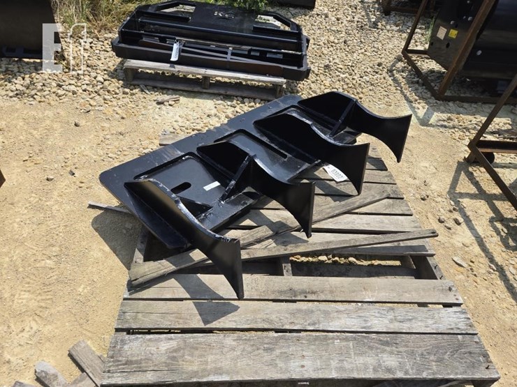 new-skid-steer-pull-style-cultivator-attachment-image-2