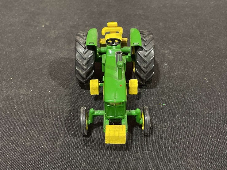 john-deere-4010-image-10