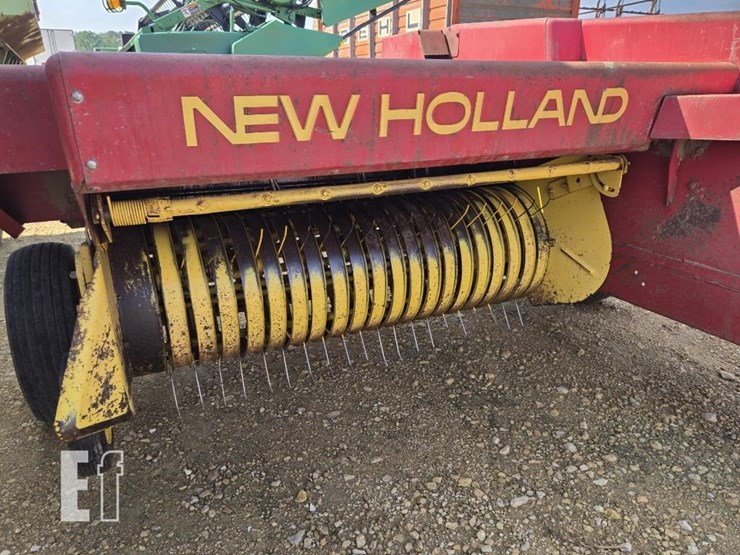 new-holland-310-image-3
