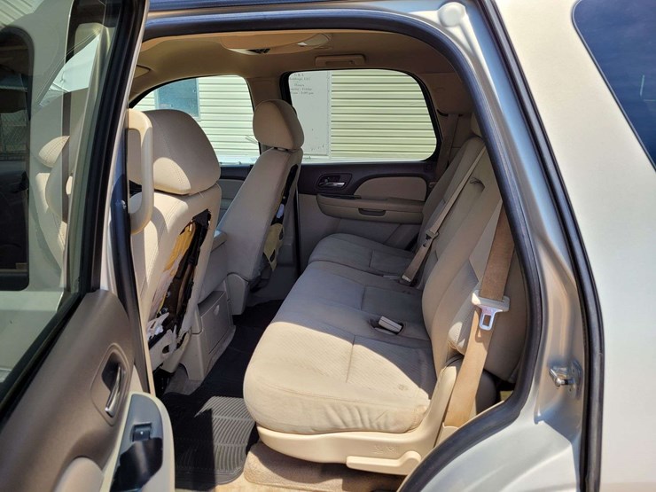 2010-chevrolet-tahoe-ls-image-6