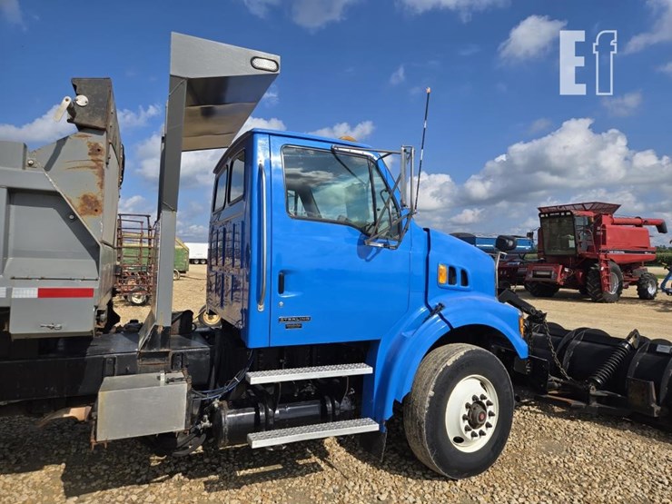 2009-sterling-l7500-image-8