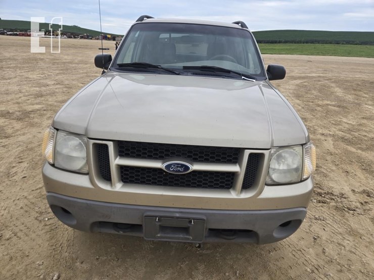 2001-ford-explorer-sport-trac-image-2