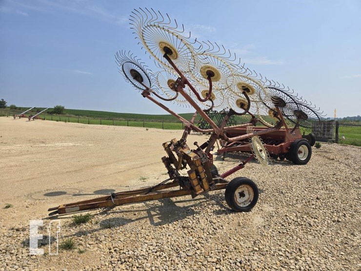 pull-type-10-wheel-v-rake-3761-image-3