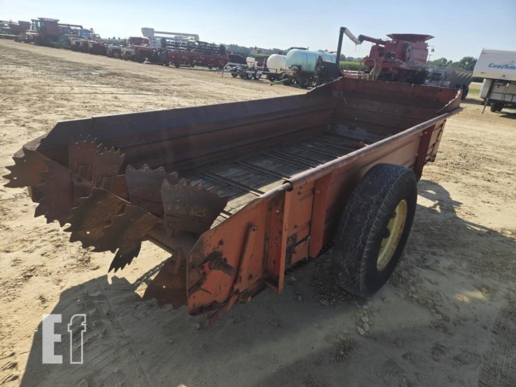 new-holland-518-image-8