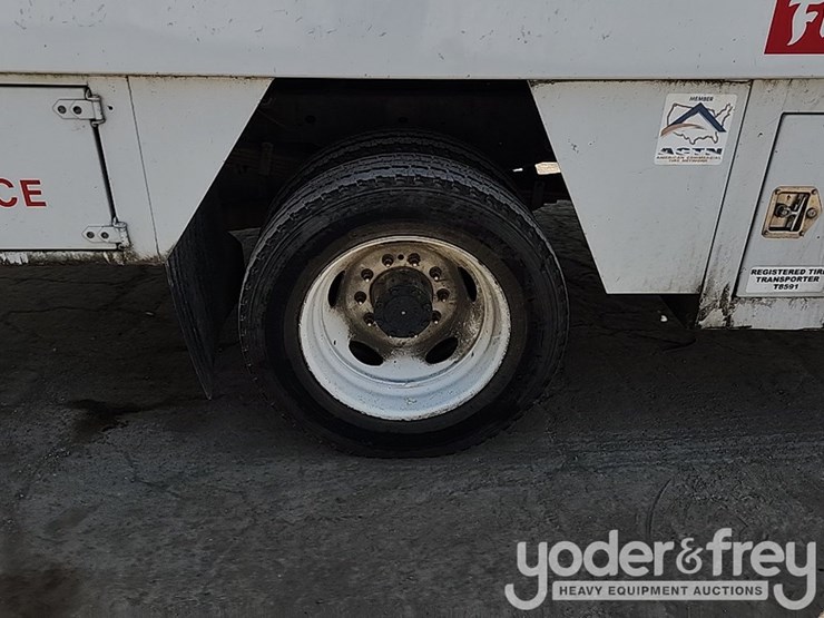 2012-ford-f550-image-9