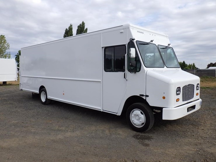 2012-freightliner-mt55-image-2